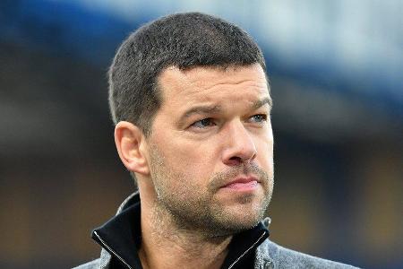 Der Sohn von Michael Ballack ist Medienberichten zufolge bei einem Unfall tödlich verunglückt. Der Sohn von Michael Ballack ist Medienberichten zufolge bei einem Unfall tödlich verunglückt.