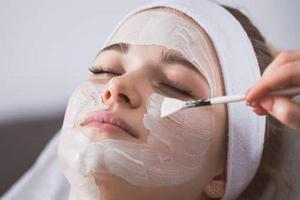 Enzympeeling: Alles über die neue Beauty-Wunderwaffe