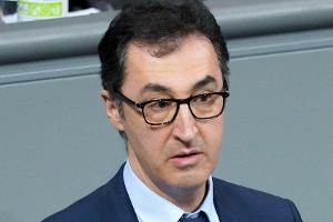 Cem Özdemir trauert um seine "beeindruckende und mutige" Mutter