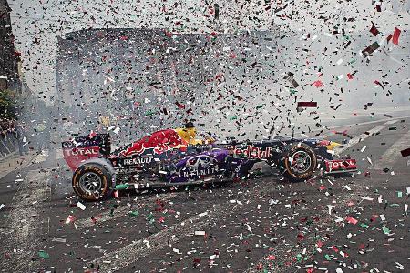 Red Bull - F1-Show - Mexiko - 2015 - Ricciardo & Sainz