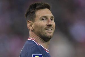 Nach Paris-Debüt knipst Lionel Messi sogar ein Foto für den Gegner