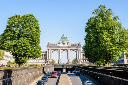 90 km/h darf außerorts in Belgien gefahren werden. Auf Schnellstraßen und Autobahnen ist bei 120 km/h das Limit erreicht.