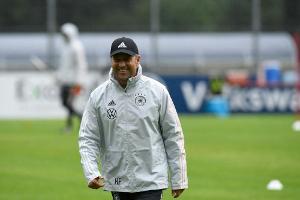 Erstes Training: Flick startet mit Rumpfkader