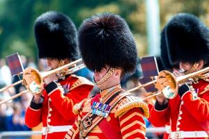 Buckingham Palast: Traditionsreiche Wachablösung findet wieder statt