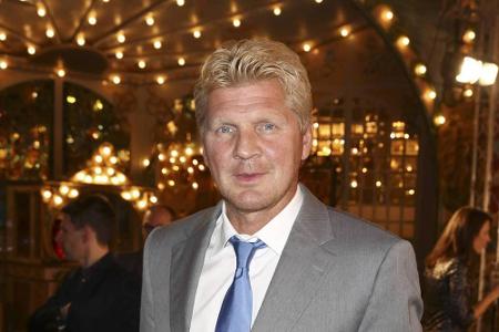 Kein graues Haar auf dem Kopf, doch Stefan Effenberg hat schon seit 2012 einen Enkel! Mit gerade einmal 43 Jahren machte ihn...