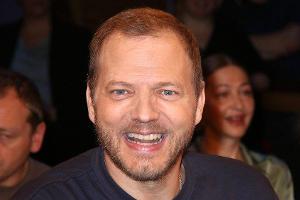 Wette verloren! Mario Barth rasiert sich eine Glatze