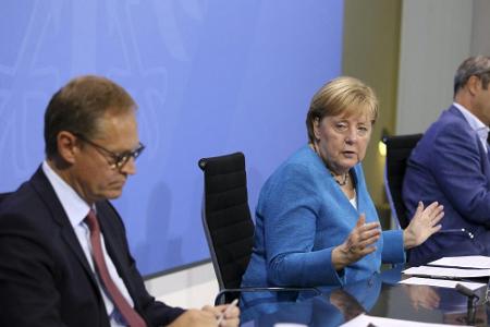 Beschlusspapier: 25.000 Zuschauer weiter Obergrenze bei Sportveranstaltungen Beschlusspapier: 25.000 Zuschauer weiter Obergrenze bei Sportveranstaltungen