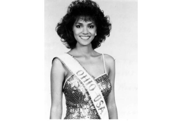 ...ins Jahr 1986. Da gewann die damals 20-jährige Schönheit aus Cleveland die Wahl zur Miss Ohio - und zwar mit einer 80er J...