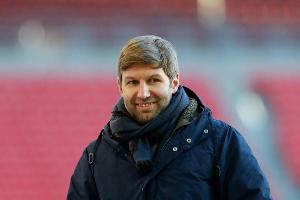 Hitzlsperger stapelt tief: "Denken zuerst an den Klassenverbleib"