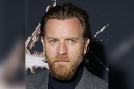 Nicht weniger überraschend kamen Ende Juni auch die Baby-News bei Ewan McGregor. Seine Partnerin Mary Elizabeth Winstead bra...