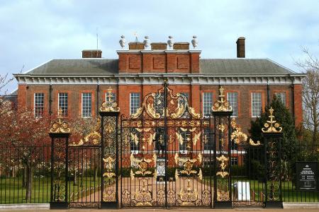 Ebenfalls in London: der Kensington Palast. In diesem Schloss haben Prinz William (38) und Herzogin Kate (38) mit ihren drei...