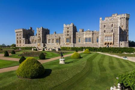 Schloss Windsor, in der Grafschaft Berkshire, ist das größte durchgängig bewohnte Schloss der Welt. Es wird als 