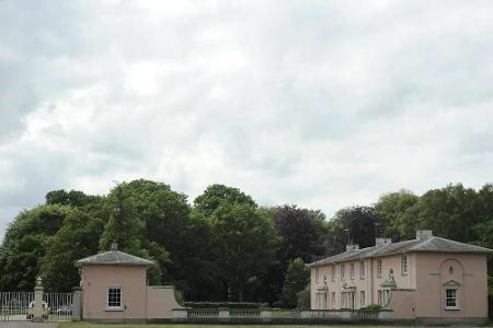 Fünf Kilometer von Schloss Windsor entfernt liegt das Haus Royal Lodge. Hier lebte Queen Mum von 1952 bis zu ihrem Tod 2002....