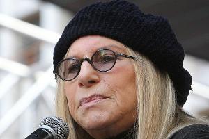 "Unoriginell": Barbra Streisand giftet gegen "A Star Is Born"