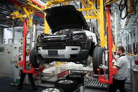 Land Rover Defender Generationen-Vergleich alt gegen neu