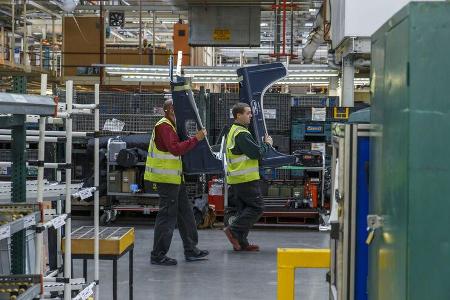 Land Rover Defender Generationen-Vergleich alt gegen neu