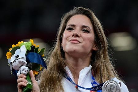 Für Herz-OP von kleinem Jungen: Speerwerferin Andrejczyk versteigert Olympia-Silber