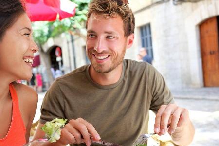 Schlemmen erlaubt! So nimmt man im Urlaub nicht zu