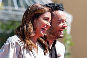 Jana Ina und Giovanni Zarrella durften sich bei "Bares für Rares" freuen.