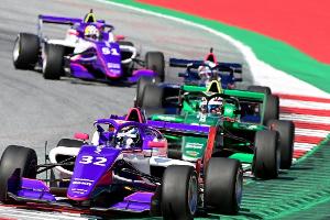 Schwerer Crash und bange Momente in der W-Series