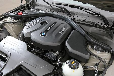 BMW 318i Touring, Motor