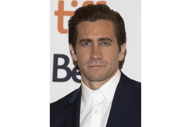 Jake Gyllenhaal glaubt dagegen, dass man sich nicht baden müsse, denn der Körper reinige sich von selbst. Die viele Seife wä...