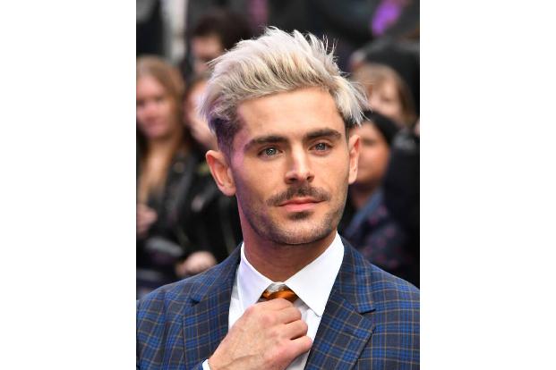 Er scheint sich seinen Trick von Festivalbesuchern abgeschaut zu haben: Zac Efron gehört auch nicht zu den Duschfans und gre...