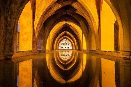 Außerdem bieten die Baños de María Padilla die perfekte Kulisse für die malerisch beschriebenen Wassergärten von Dorne.