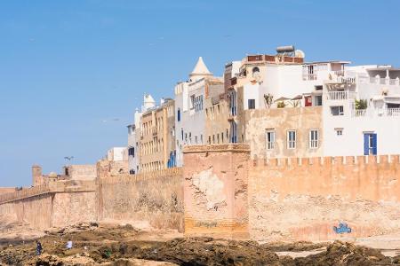 Marokko glänzt mit einer weiteren UNESCO Weltkulturerbstätte in der Serie. Die Stadt Essaouira ist der Drehort für 