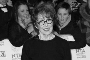 "Sherlock"-Vermieterin Una Stubbs im Alter von 84 Jahren gestorben