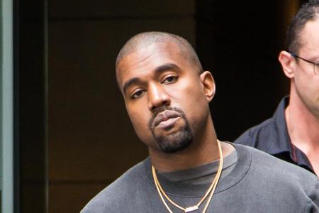 Ein Paar Schuhe von Kanye West (43) stellten bei Sotheby's 2021 einen neuen Rekord auf. Die Sneaker, die der Rapper 2008 bei...