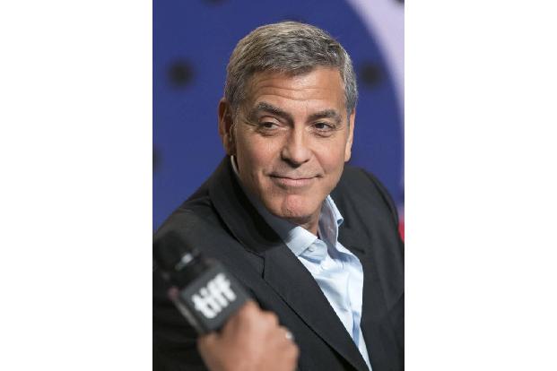 ...schwor sich George Clooney, nie wieder zu heiraten. In den 90ern wetteten seine guten Freundinnen Michelle Pfeiffer und N...