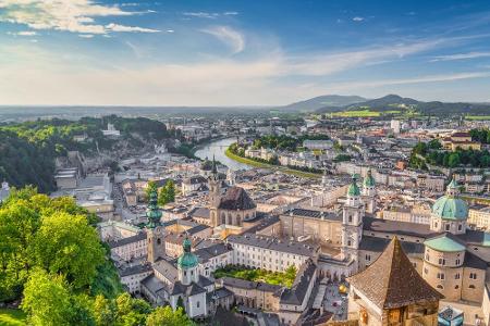 Lange musste die Mozart-Stadt auf Besucher warten. Nun kann Salzburg seine Tore wieder öffnen - genau wie der Rest von Öster... Lange musste die Mozart-Stadt auf Besucher warten. Nun kann Salzburg seine Tore wieder öffnen - genau wie der Rest von Öster...