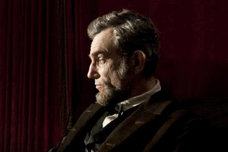 Genau das bewies er als einer der bedeutendsten US-Präsidenten der Geschichte - Abraham Lincoln. Dafür erhielt der Mime eine...