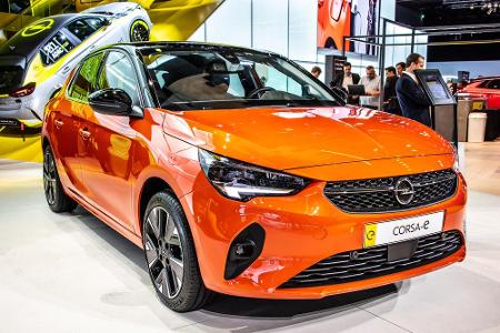 Opel bietet den e-Corsa an. Der 100-kW-Motor bringt es auf eine Reichweite von 337 Kilometern. Preis: ab 29.900 Euro.