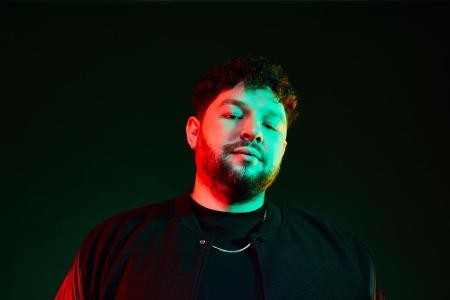 Auch Großbritannien ist ein Platz im ESC-Finale gesichert. Diesen übernimmt 2021 James Newman, der Bruder von John Newman. D...