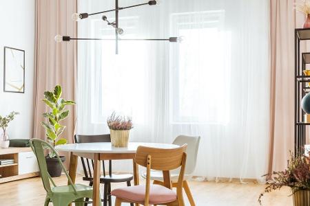 Auch im Esszimmer geht's rund: Ovale, kurvige und runde Esstische sind nicht nur optisch ansprechend, sondern auch platzspar...