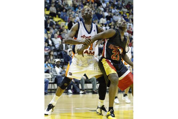 Nach dem Ende seiner NBA-Laufbahn startet Rodman 2003/04 in der ABA noch einen Comeback-Versuch, der mit dem Gewinn des Tite...