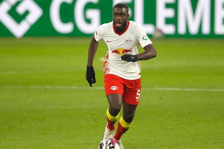 Bekam keine Ruhe in die Hintermannschaft der Sachsen und machte auch selbst zu viele Fehler. Hob vor dem 0:1 das Abseits auf...