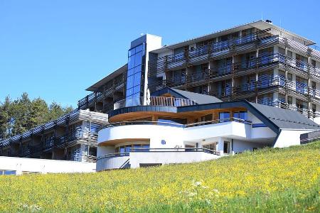 Die Nationalspieler kommen im Luxushotel Nidum im Örtchen Mösern unter, das unweit der Trainingseinrichtungen gelegen ist.