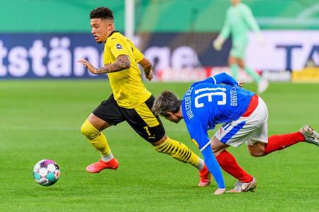 Deckte mit unwiderstehlichen Bewegungen häufig Löcher in die Kieler Hintermannschaft auf. Bewies trotz der Freude am Dribbli...