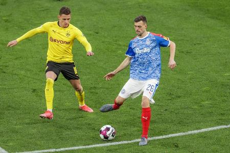 Fiel im Vergleich zu den bärenstarken Kollegen anfangs etwas ab. Legte zwar unabsichtlich das 2:0 auf, intendierte Highlight...