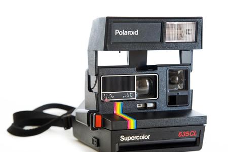 Polaroid-Kameras werden im Regelfall nur noch von Liebhabern benutzt. Smartphones haben schließlich eine Kamera integriert.