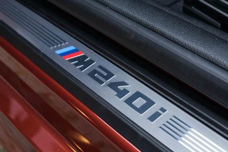 Ab 51.700 Euro verkauft BMW sein M240i Coupé. Unter der Haube stecken 340 PS, die die 1.600 Kilogramm in 4,6 Sekunden von 0 ...