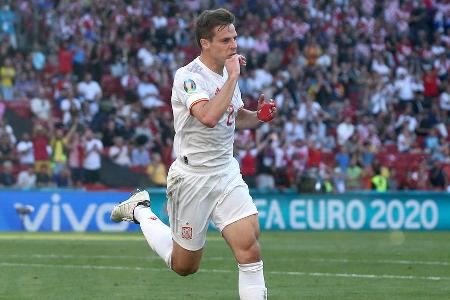Der Chelsea-Kapitän hat lange auf seine Chance im Team von Luis Enrique warten müssen. Azpilicueta machte im wilden Spiel ge...