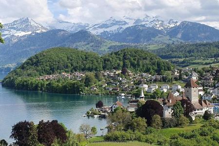 Auf Platz vier liegt der sechstgrößte See der Schweiz: Knapp 140.000 Ergebnisse mit dem Hashtag Thurnersee zeugen von allerl...