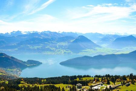 Den Bronze-Rang erobert der Vierwaldstättersee mit über 183.000 Treffern. Der See befindet sich in Luzern in der Zentralschw...