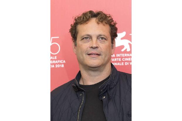 Vince Vaughn hingegen wollte sich 2001 nur nach Drehschluss ein wenig entspannen, als er in einer Bar in North Carolina atta...