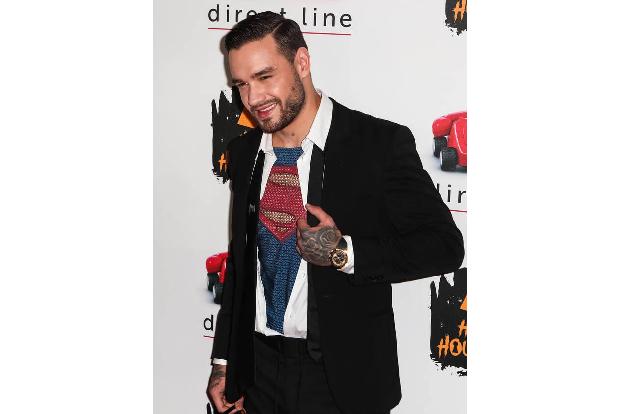 Liam Payne etwa hatte endlich Zeit für Söhnchen Bear, der aus seiner Beziehung mit Cheryl Cole stammt. Der ehemalige One-Dir... Liam Payne etwa hatte endlich Zeit für Söhnchen Bear, der aus seiner Beziehung mit Cheryl Cole stammt. Der ehemalige One-Dir...