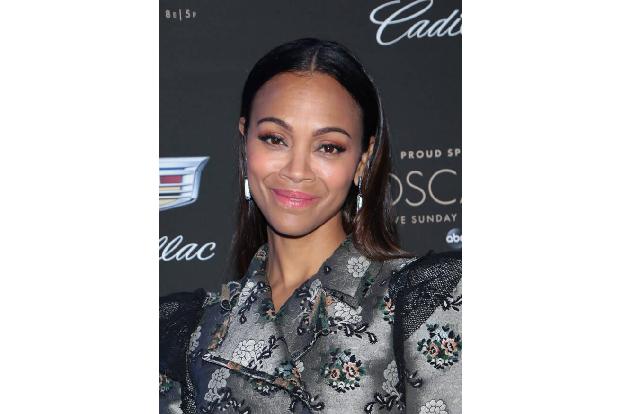 2013 heiratete Zoe Saldana den italienischen Künstler Marco Perego. Zwar begleitet er seine Frau ab und zu auf den roten Tep...
